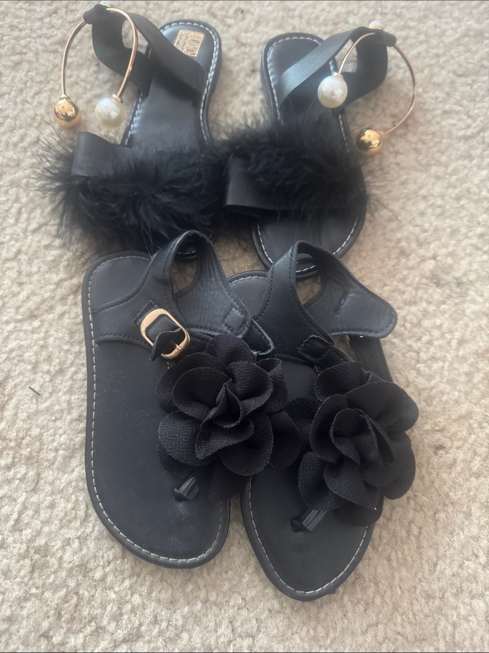 SHEIN Black Floral Thong Sandals with Decorative Pearl Anklet Accent